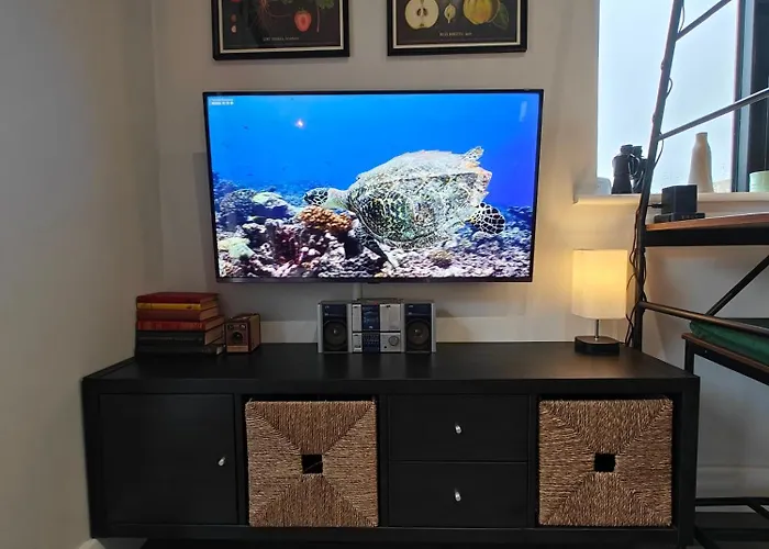 Modern And Peaceful, Country Retreat *